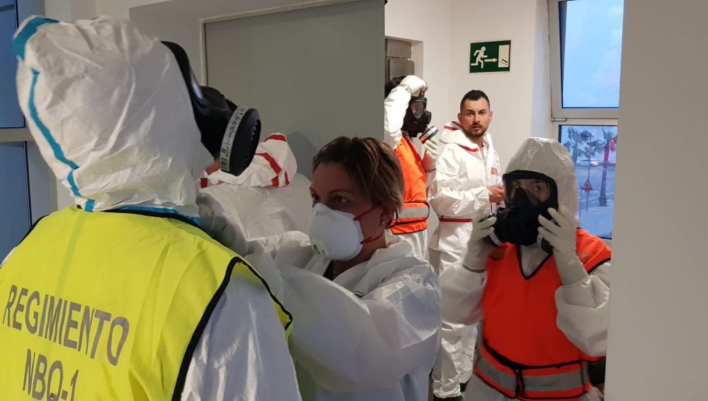 La unidad de desinfección del Ejercito de Tierra realiza en Palma tareas de desinfección