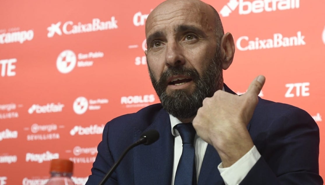 Monchi: "El equipo viene subiendo porque hemos hecho buenos fichajes para mejorar la plantilla" Monchi: "El equipo viene subiendo porque hemos hecho buenos fichajes para mejorar la plantilla"