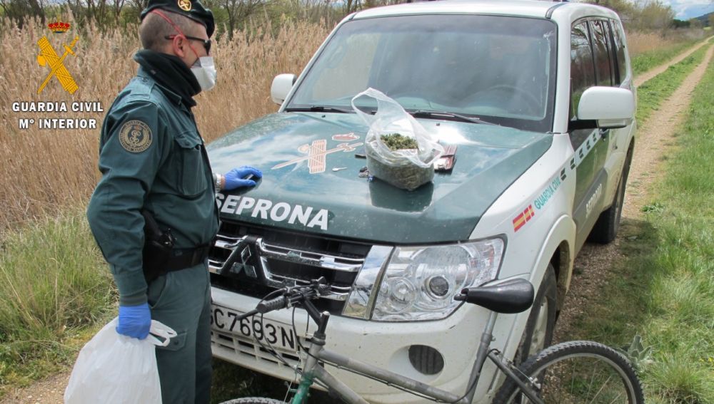 La Guardia Civil detiene a un ciclista por incumplir el confinamiento y portar droga