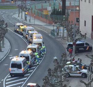 Ambulancias y Policía Nacional unidos contra el coronavirus Ambulancias y Policía Nacional unidos contra el coronavirus