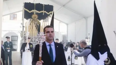 El alcalde de Almería, Ramón Fernández-Pacheco, en la procesión de la Hermandad de la Estrella El alcalde de Almería, Ramón Fernández-Pacheco, en la procesión de la Hermandad de la Estrella