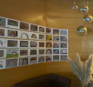 El hotel Rey Sancho recibe a los sanitarios con mensajes de apoyo de la sociedad palentina El hotel Rey Sancho recibe a los sanitarios con mensajes de apoyo de la sociedad palentina