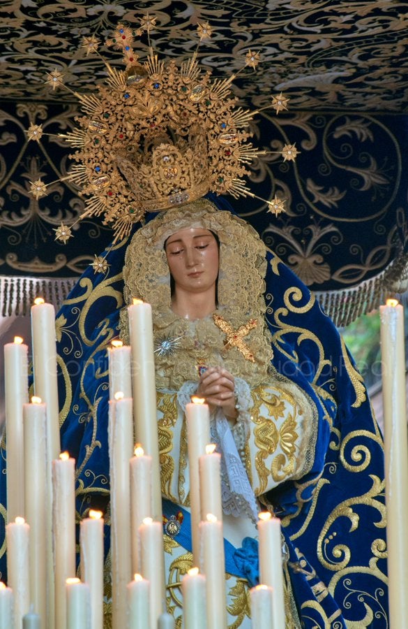 La Hermandad de los Dolores de Ciudad Real dona el dinero de las flores para fabricar 36.000 mascarillas La Hermandad de los Dolores de Ciudad Real dona el dinero de las flores para fabricar 36.000 mascarillas