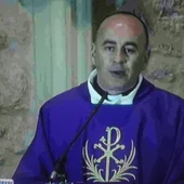 Raúl López de Toro durante la misa que ofició vía streaming Raúl López de Toro durante la misa que ofició vía streaming