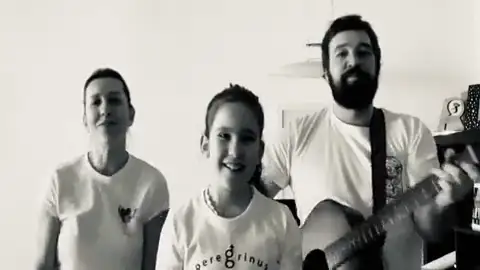 'Facciamo que puto va ben', la versión de una familia de nuestro himno durante la cuarentena 'Facciamo que puto va ben', la versión de una familia de nuestro himno durante la cuarentena