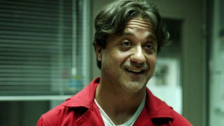 Enrique Arce. Enrique Arce.