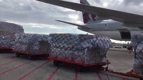 Llega a Madrid el avión con 82 toneladas de material sanitario Llega a Madrid el avión con 82 toneladas de material sanitario