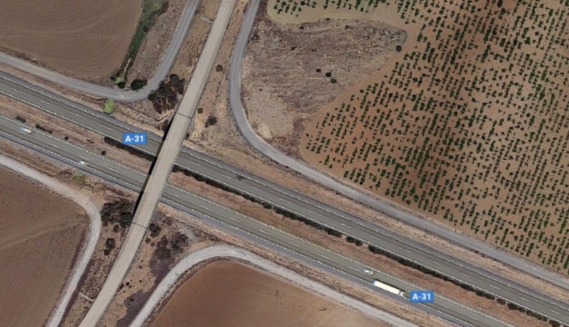 Fallece el conductor de un camión en un accidente de circulación en Novelda Fallece el conductor de un camión en un accidente de circulación en Novelda
