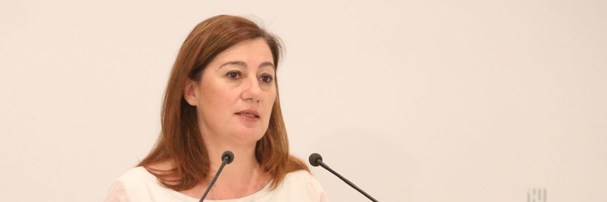 La Presidenta del Govern, Francina Armengol, en la rueda de prensa tras la reunión telemática con Pedro Sánchez y el resto de presidentes autonómicos. La Presidenta del Govern, Francina Armengol, en la rueda de prensa tras la reunión telemática con Pedro Sánchez y el resto de presidentes autonómicos.