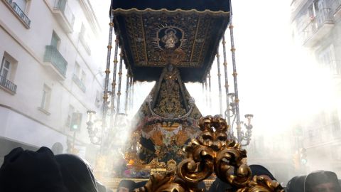 Dolores del Puente, Lunes Santo en la Semana Santa de M&aacute;laga