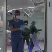 Sanidad da marcha atrás a la reincorporación en siete días de los sanitarios con síntomas del coronavirus