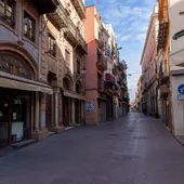 La calle Sierpes de Sevilla, por donde discurren todas y cada una de las hermandades en procesión, completamente vacía. La calle Sierpes de Sevilla, por donde discurren todas y cada una de las hermandades en procesión, completamente vacía.