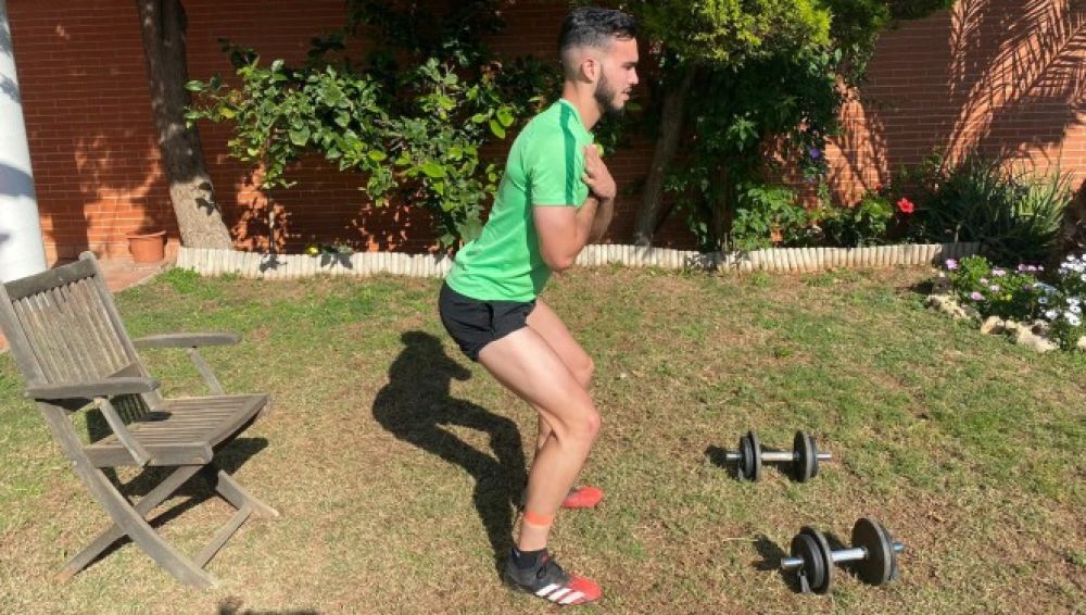 Callejón, capitán de la UD Almería, entrenando en casa