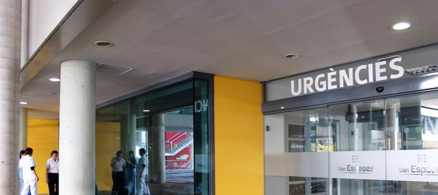 Entrada al servicio de Urgencias en el Hospital Son Espases. Entrada al servicio de Urgencias en el Hospital Son Espases.