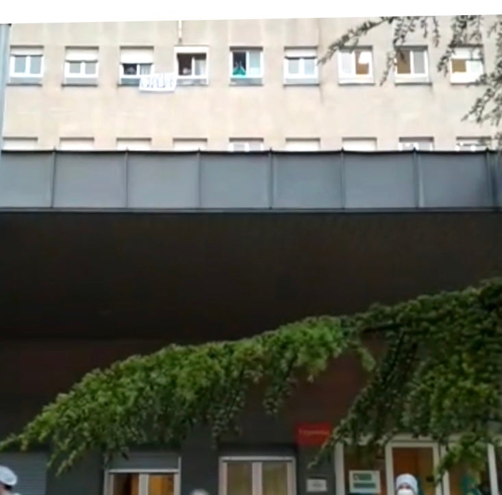 Ángel Perez Sola, gerente del Area Sanitaria de Cuenca: "A día de hoy, Cuenca tiene una situación más favorable. Vienen a ingresar 2 ó 3 pacientes de Covid y damos 12 altas" Ángel Perez Sola, gerente del Area Sanitaria de Cuenca: "A día de hoy, Cuenca tiene una situación más favorable. Vienen a ingresar 2 ó 3 pacientes de Covid y damos 12 altas"