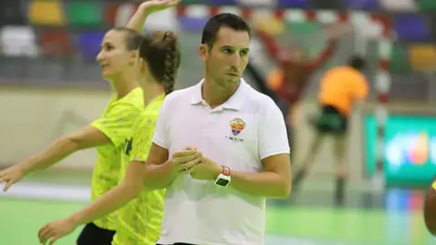 Roger Olivas, preparador físico del Club Balonmano Elche. Roger Olivas, preparador físico del Club Balonmano Elche.