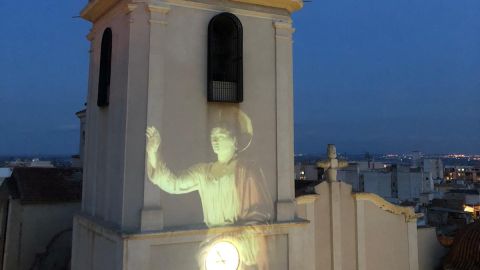 Imagen proyectada sobre la iglesia Nuestra Señora de Belén de Crevillent. Imagen proyectada sobre la iglesia Nuestra Señora de Belén de Crevillent.