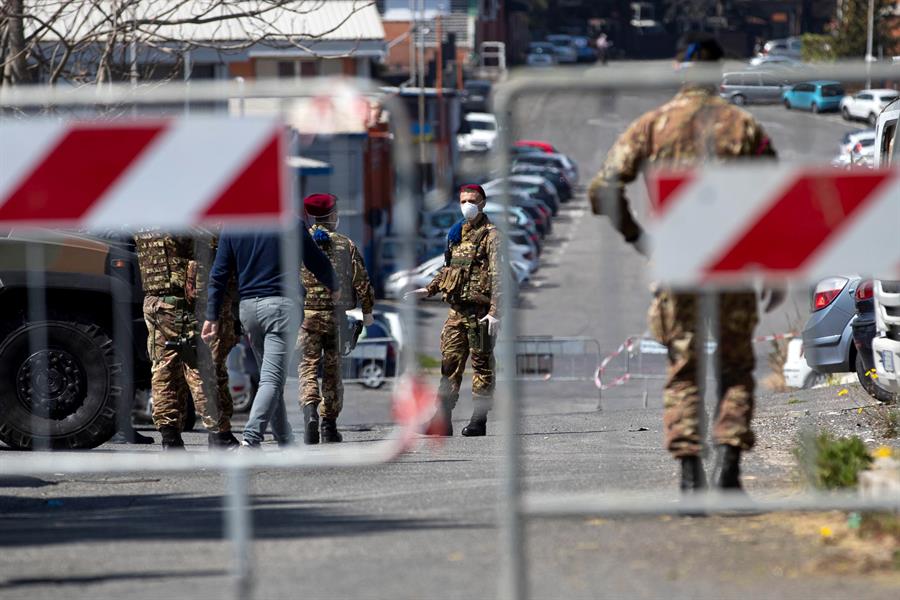 Desde la clandestinidad: Cuando un militar italiano es pillado infraganti vendiendo información confidencial a los rusos Desde la clandestinidad: Cuando un militar italiano es pillado infraganti vendiendo información confidencial a los rusos