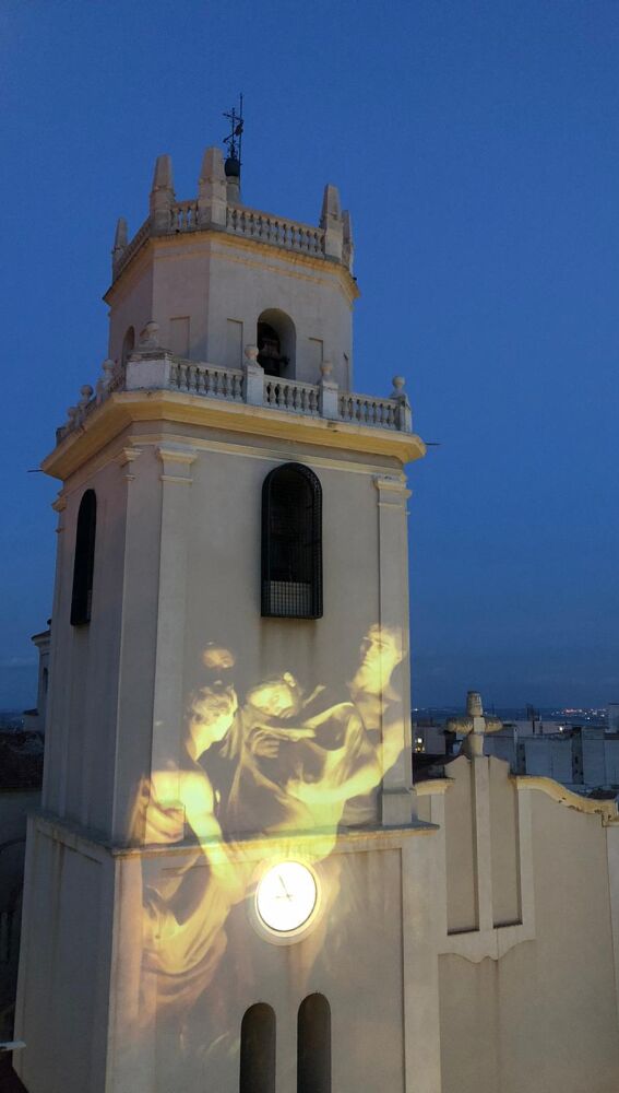 Imagen proyectada sobre la iglesia Nuestra Señora de Belén de Crevillent.