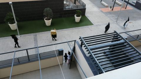 La particular procesi&oacute;n de Semana Santa que se ha vivido en una urbanizaci&oacute;n de vecinos en el barrio de Altabix de Elche.