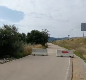 Peñíscola se blinda con bloques de hormigón para impedir la entrada de visitantes en Semana Santa por el coronavirus Peñíscola se blinda con bloques de hormigón para impedir la entrada de visitantes en Semana Santa por el coronavirus