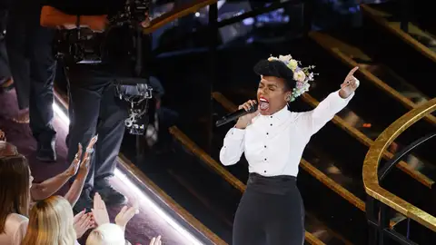 La cantante y actriz Janelle Monáe, durante su actuación en los Oscar 2020 El número de apertura de la ceremonia homenajeó a las películas del año