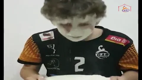 El equipo de Balonmano del Club Gab Jaén Hielo Azul se suman al reto de la harina con la canción 'Facciamo finta che' El equipo de Balonmano del Club Gab Jaén Hielo Azul se suman al reto de la harina con la canción 'Facciamo finta che'