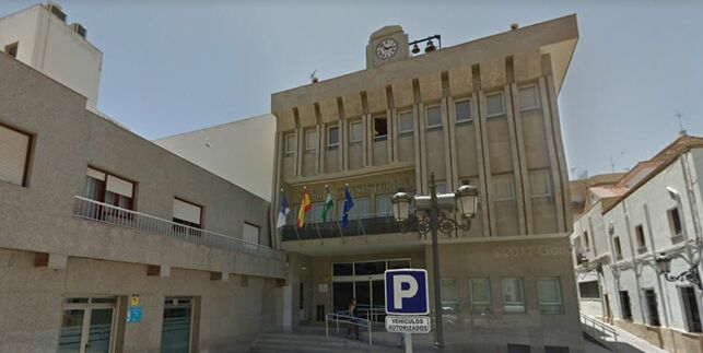 El alcalde de Roquetas de Mar envía sus condolencias a los familiares de los fallecidos por causa del COVID-19 El alcalde de Roquetas de Mar envía sus condolencias a los familiares de los fallecidos por causa del COVID-19