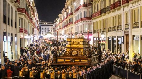 Cofrad&iacute;a del Sepulcro en el Viernes Santo de la Semana Santa de M&aacute;laga