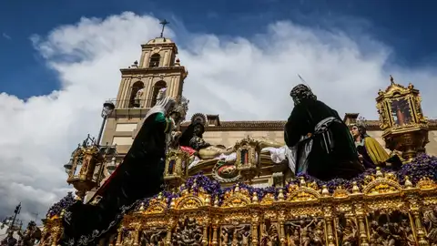 Cofradía del Monte Calvario en el Viernes Santo de la Semana Santa de Málaga Cofradía del Monte Calvario en el Viernes Santo de la Semana Santa de Málaga