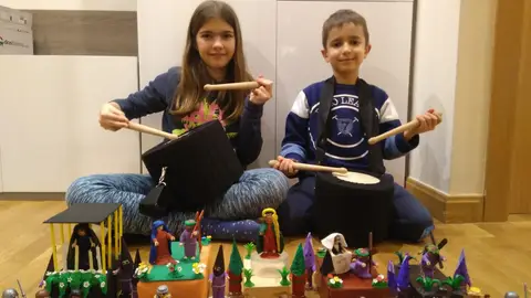 Olaya y Unai Semana Santa de Cuenca