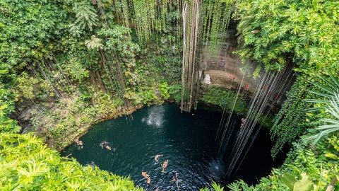 Los cenotes de Chich&eacute;n itz&aacute;