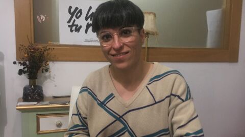Pilar Berm&uacute;dez Nieto, en el taller de confecci&oacute;n donde realiza la producci&oacute;n de su marca en Elche.
