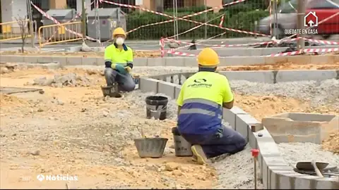 Vuelta al trabajo en la construcción y la industria con temor a la falta de medios para protegerse del COVID-19. A3 Noticias 1 (13-04-20) Vuelta al trabajo en la construcción y la industria con temor a la falta de medios para protegerse del COVID-19