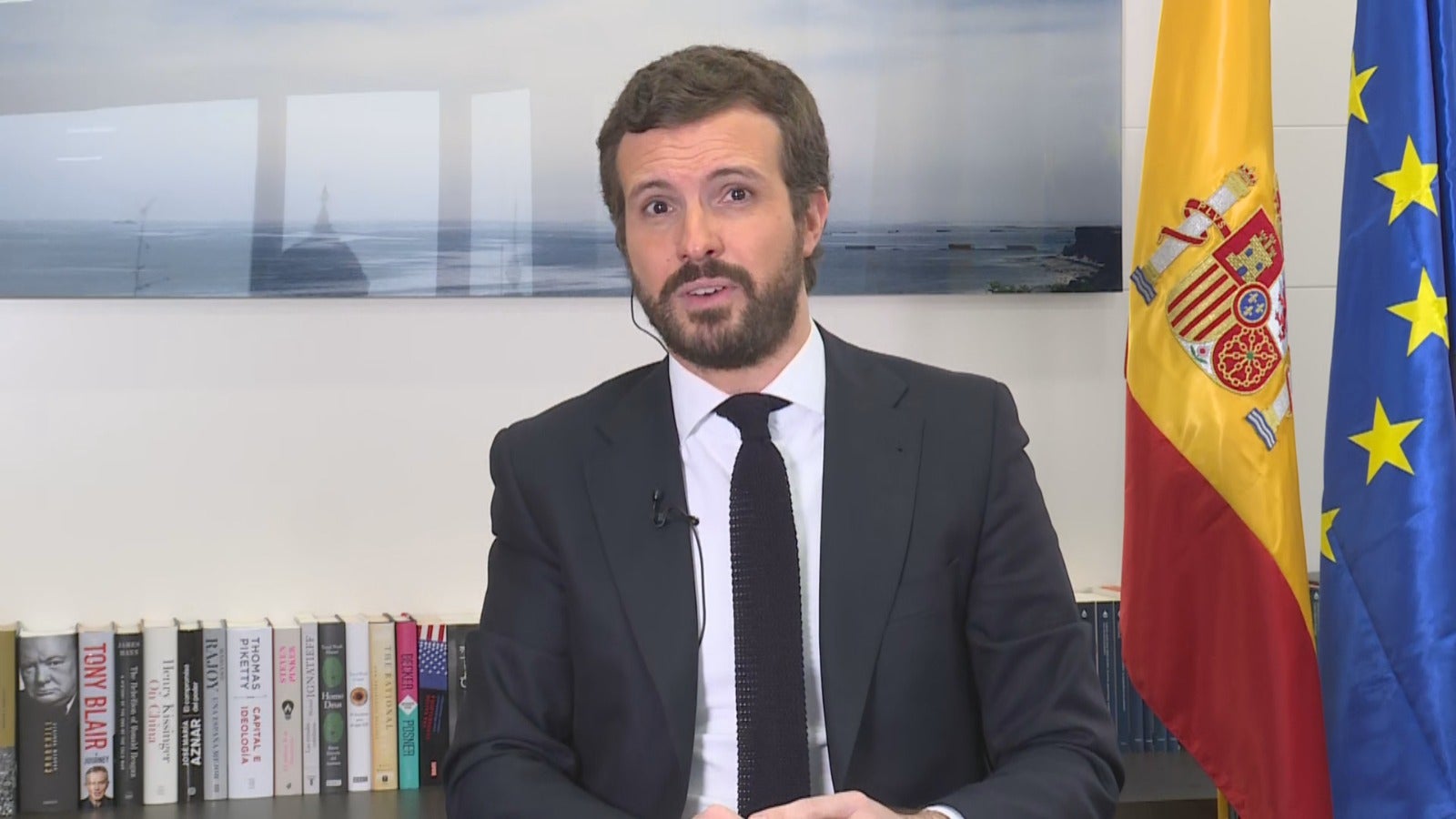 Pablo Casado e Íñigo Errejón piden al Gobierno que rectifique y dejen salir a los niños a pasear Pablo Casado e Íñigo Errejón piden al Gobierno que rectifique y dejen salir a los niños a pasear