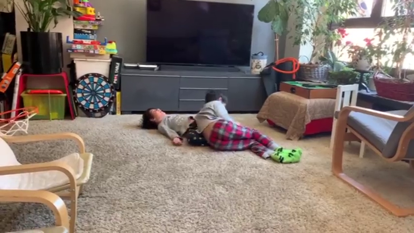 Pediatras y psiquiatras infantiles definen cómo deben salir los menores a la calle Pediatras y psiquiatras infantiles definen cómo deben salir los menores a la calle