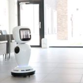 El robot 'James' se ofrece a trabajar en residencias de mayores