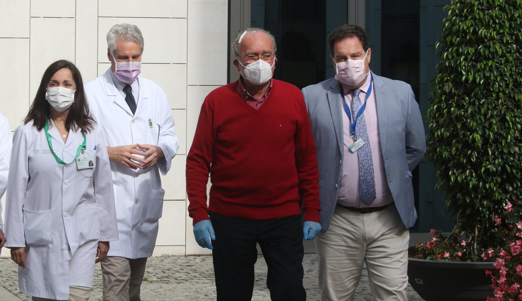 El alcalde de Málaga recibe el alta hospitalaria El alcalde de Málaga recibe el alta hospitalaria