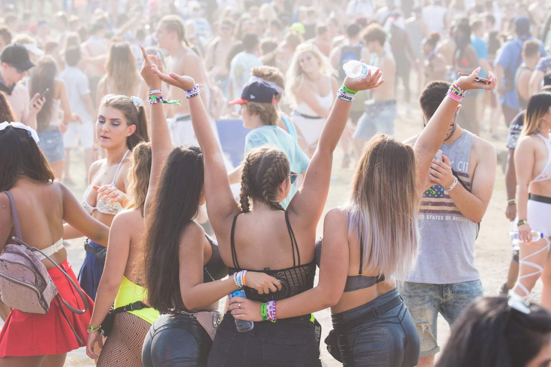Víctor Lenore: "La gente joven lo que no se gasta en discos se lo gasta en festivales" Víctor Lenore: "La gente joven lo que no se gasta en discos se lo gasta en festivales"