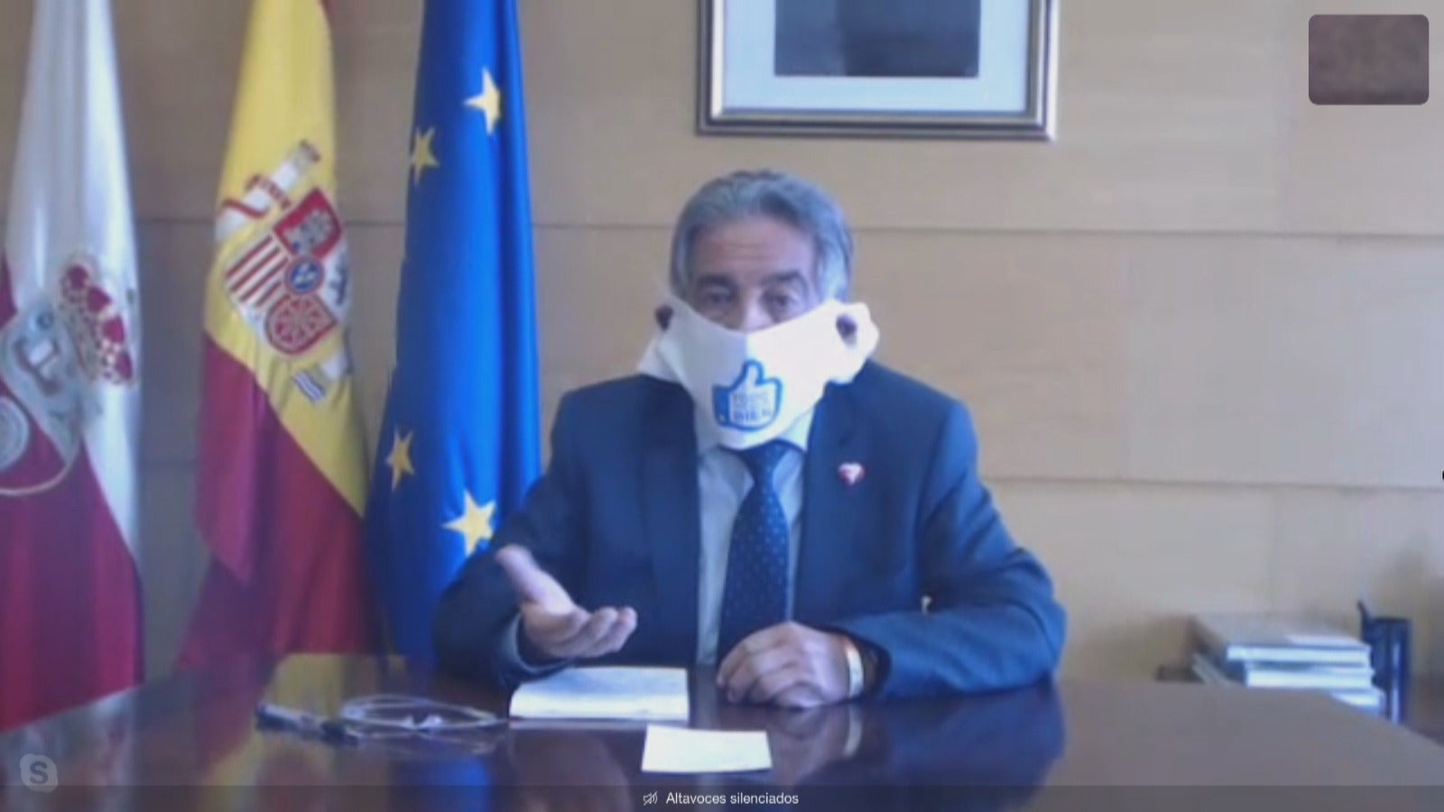 Persona física: Revilla pide hacer deporte cantando que "quiere saltar de la rama de un roble" Persona física: Revilla pide hacer deporte cantando que "quiere saltar de la rama de un roble"