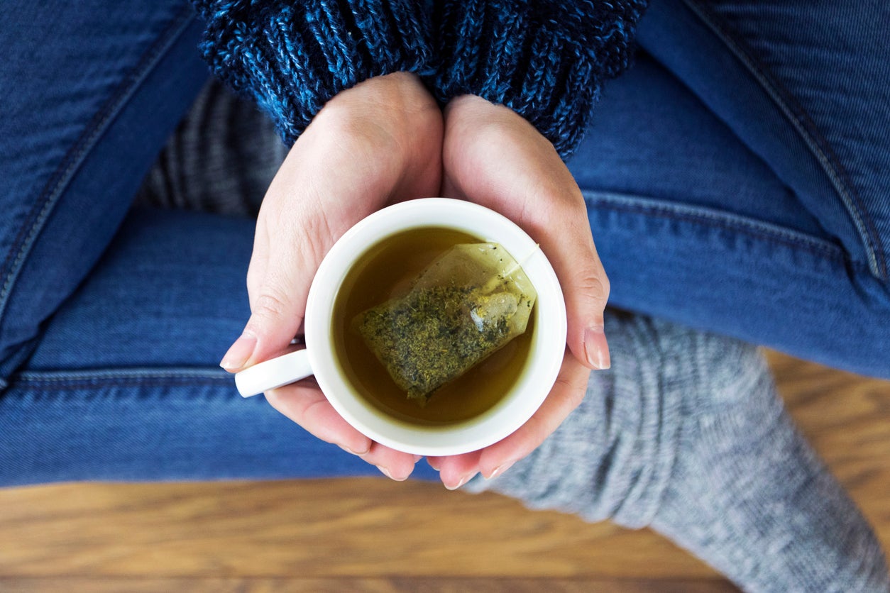 Divulga que algo queda: ¿Hay que escurrir los saquitos de la infusión? Divulga que algo queda: ¿Hay que escurrir los saquitos de la infusión?