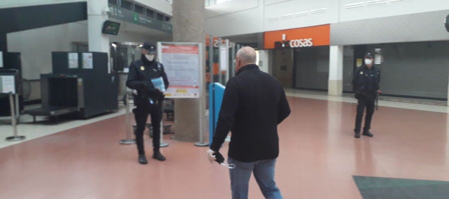 Se han repartido mascarillas en la estación del AVE de Ciudad Real Se han repartido mascarillas en la estación del AVE de Ciudad Real