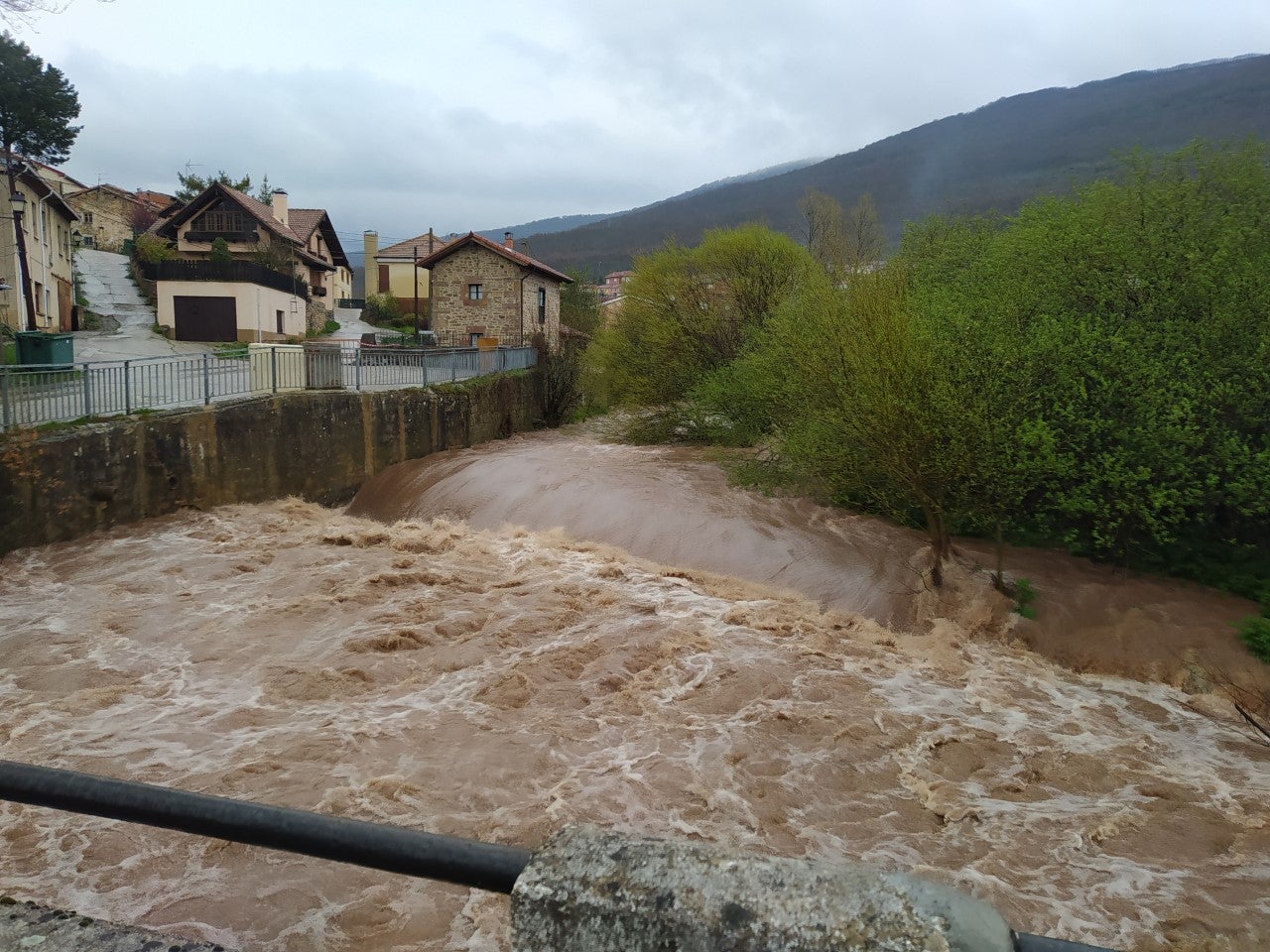 Barruelo de Santullán urge a la Confederación Hidrográfica del Duero a ejecutar las obras de emergencia aprobadas en el Rubagón Barruelo de Santullán urge a la Confederación Hidrográfica del Duero a ejecutar las obras de emergencia aprobadas en el Rubagón