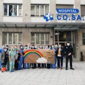 Compañeros y personal sanitario del Sergas, animan a Juan Molina, policia local de Ourense