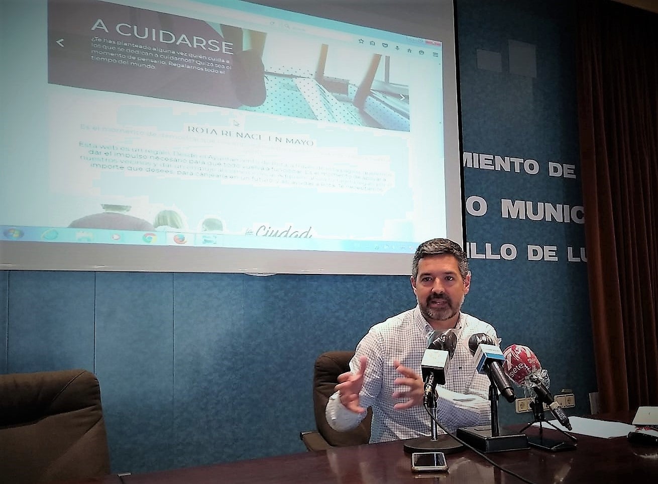 Rota pone en marcha una web para inyectar liquidez al comercio local con un sistema de 'bonos' para consumos futuros Rota pone en marcha una web para inyectar liquidez al comercio local con un sistema de 'bonos' para consumos futuros