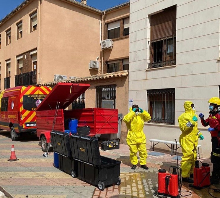 "No se ve, no se palpa, no huele. Toda precaución es poca" "No se ve, no se palpa, no huele. Toda precaución es poca"