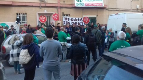 La Plataforma de Afectados por las Hipotecas pide nuevas f&oacute;rmulas para gestionar los vales de alimentos.