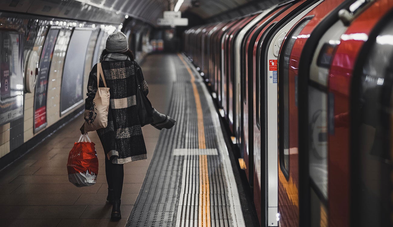 9 de cada 10 españoles confiesa que no utilizará el transporte público por miedo al contagio 9 de cada 10 españoles confiesa que no utilizará el transporte público por miedo al contagio