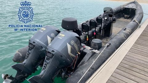 Imagen de la narcolancha detectada en el Guadalquivir