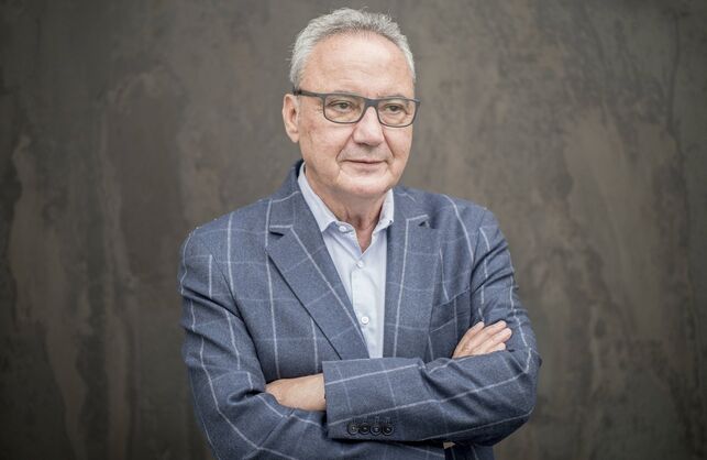 Cosentino, presidente de honor de la Asociación de Empresarios del Mármol de Andalucía Cosentino, presidente de honor de la Asociación de Empresarios del Mármol de Andalucía